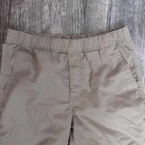 Uniqlo Men’s Dry Stretch Easy Shorts Khaki Brown Small